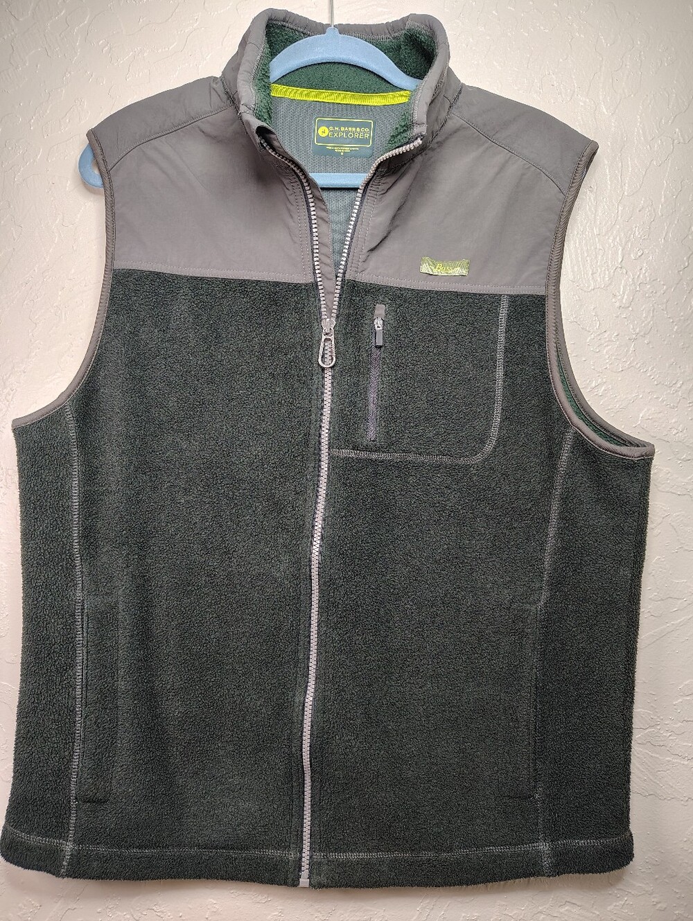 G H. BASS & CO. Explorer Series Men's Dark Green Fleece Vest with Full Zip SIZE